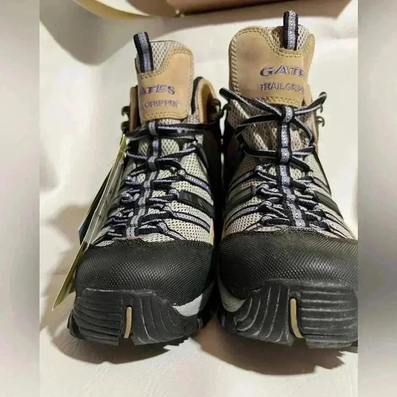 NWT Gates Men’s Hiking Boots - Picture 3 of 6
